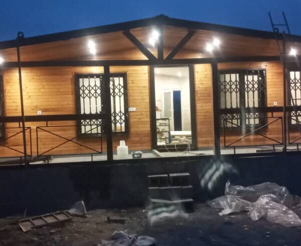 کانکس ویلای ۹۰ متری نما چوب فول امکانات